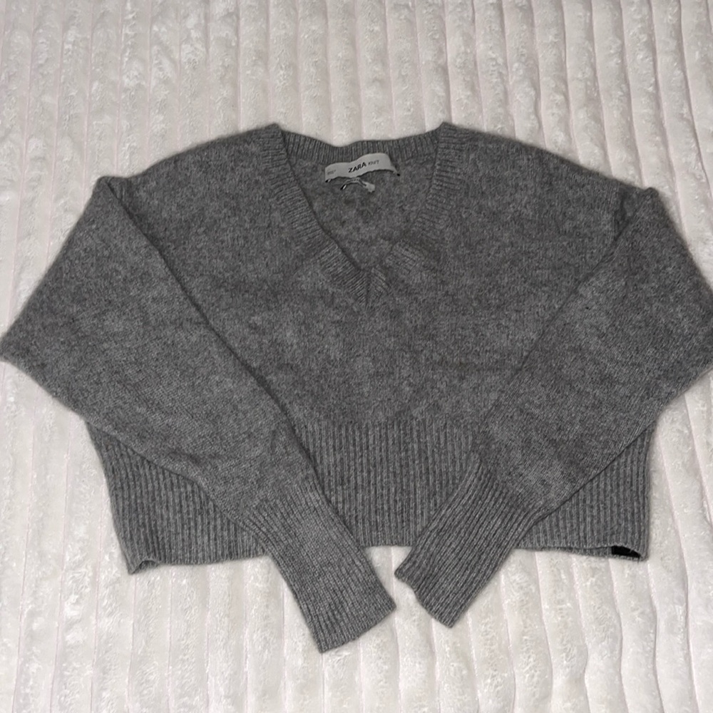 Zara Gray V-Neck Cashmere Sweater
